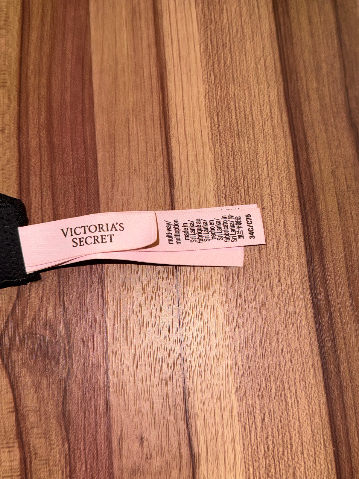 Vs multiway bra can we worn with straps too 34c