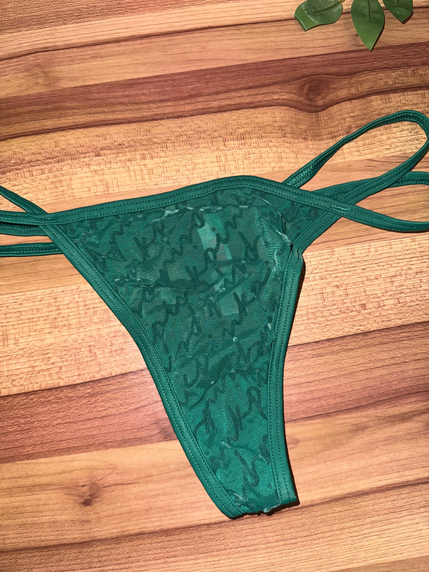 Vs thong medium