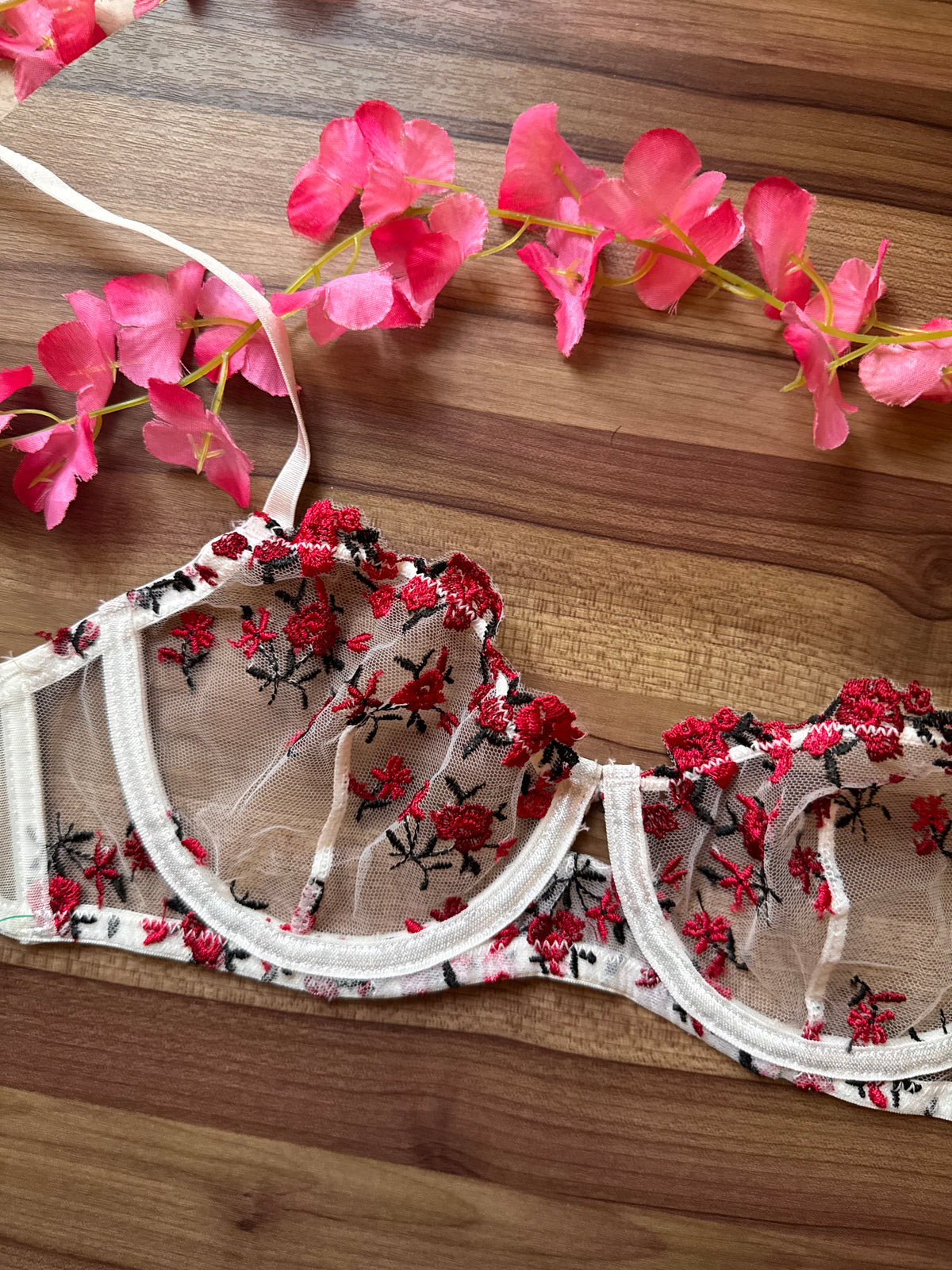 Lace small