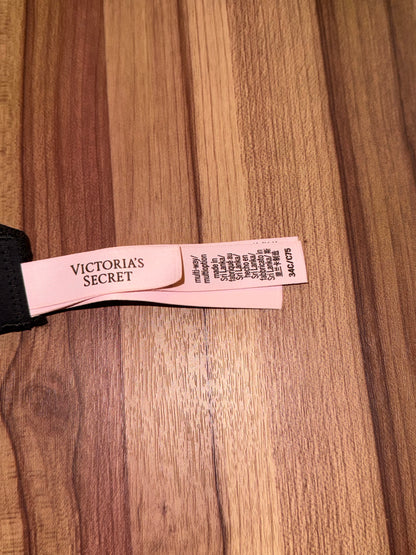Vs multiway bra can we worn with straps too 34c