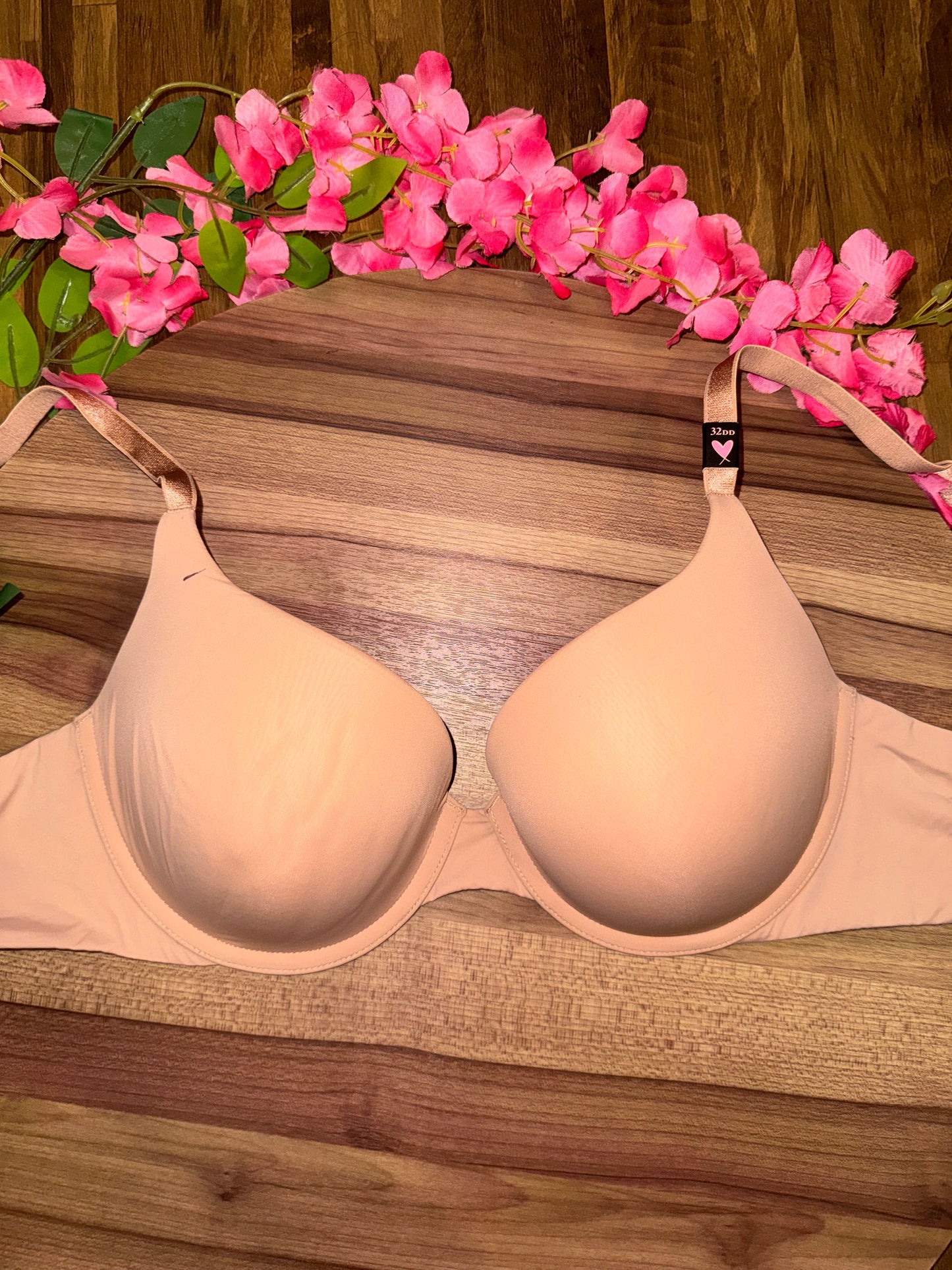 VS TAGGED 32DD
