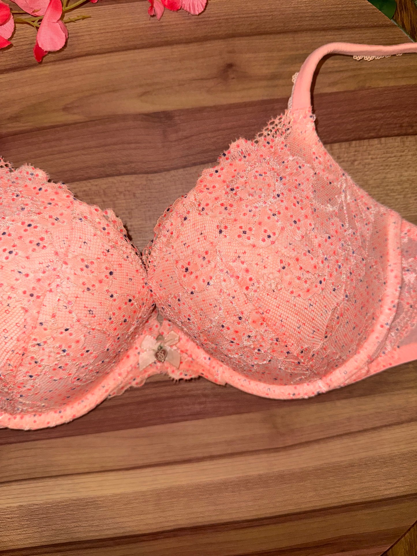 VS 34DD