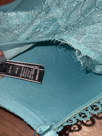 VS 34DDD