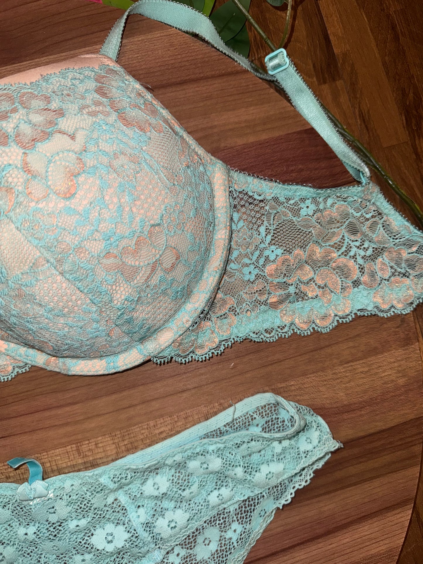 VS 34DD