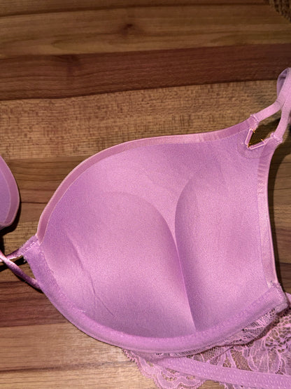 Vs bombshell 32C