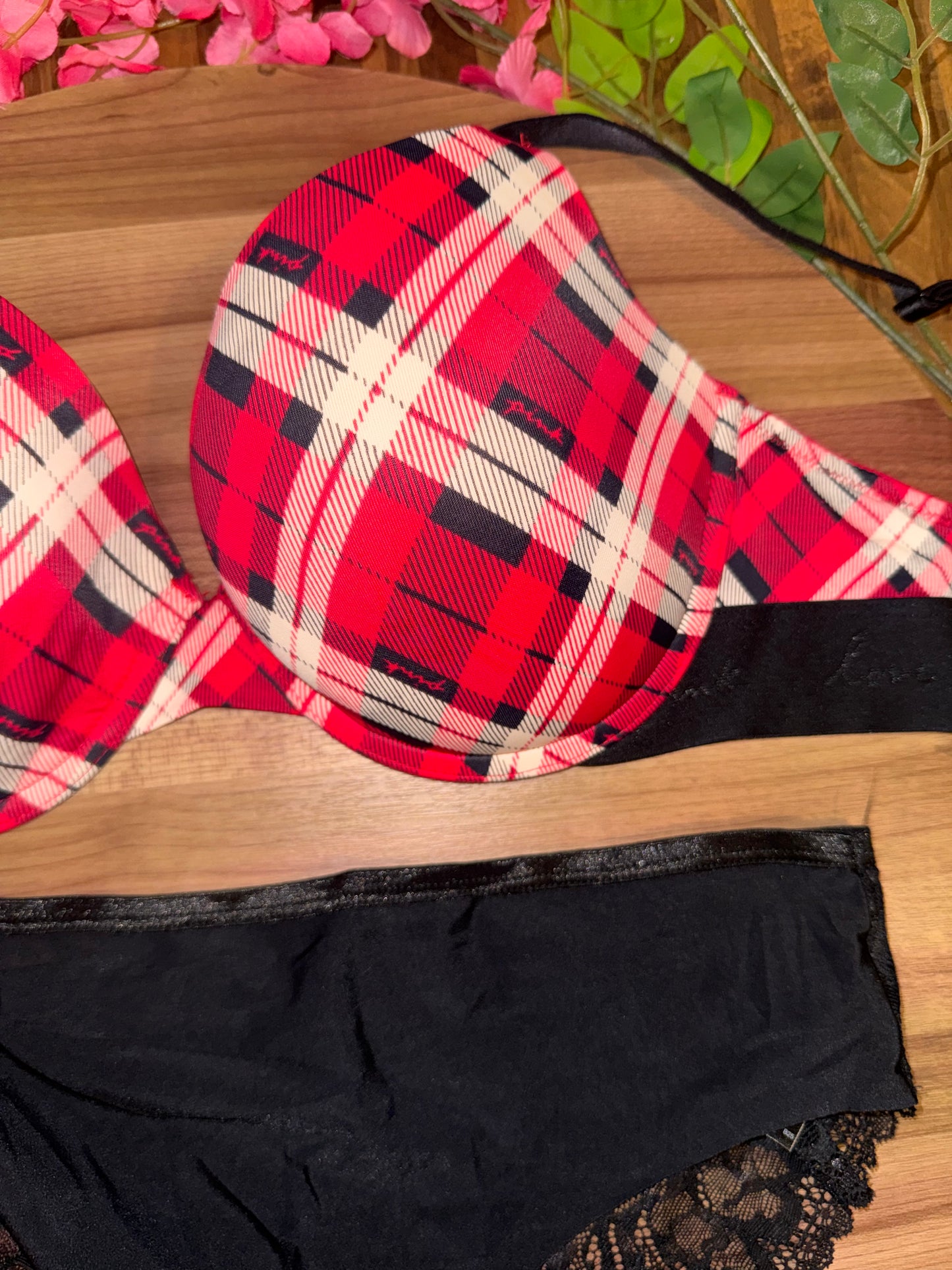 VS 34DD