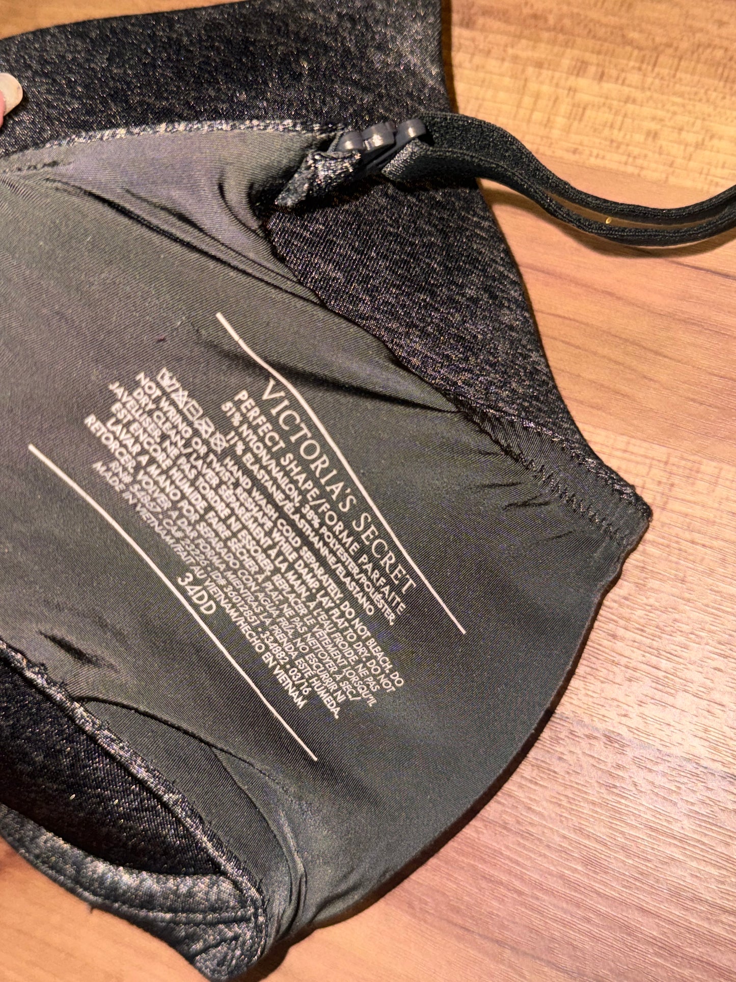 VS TAGGED 34D