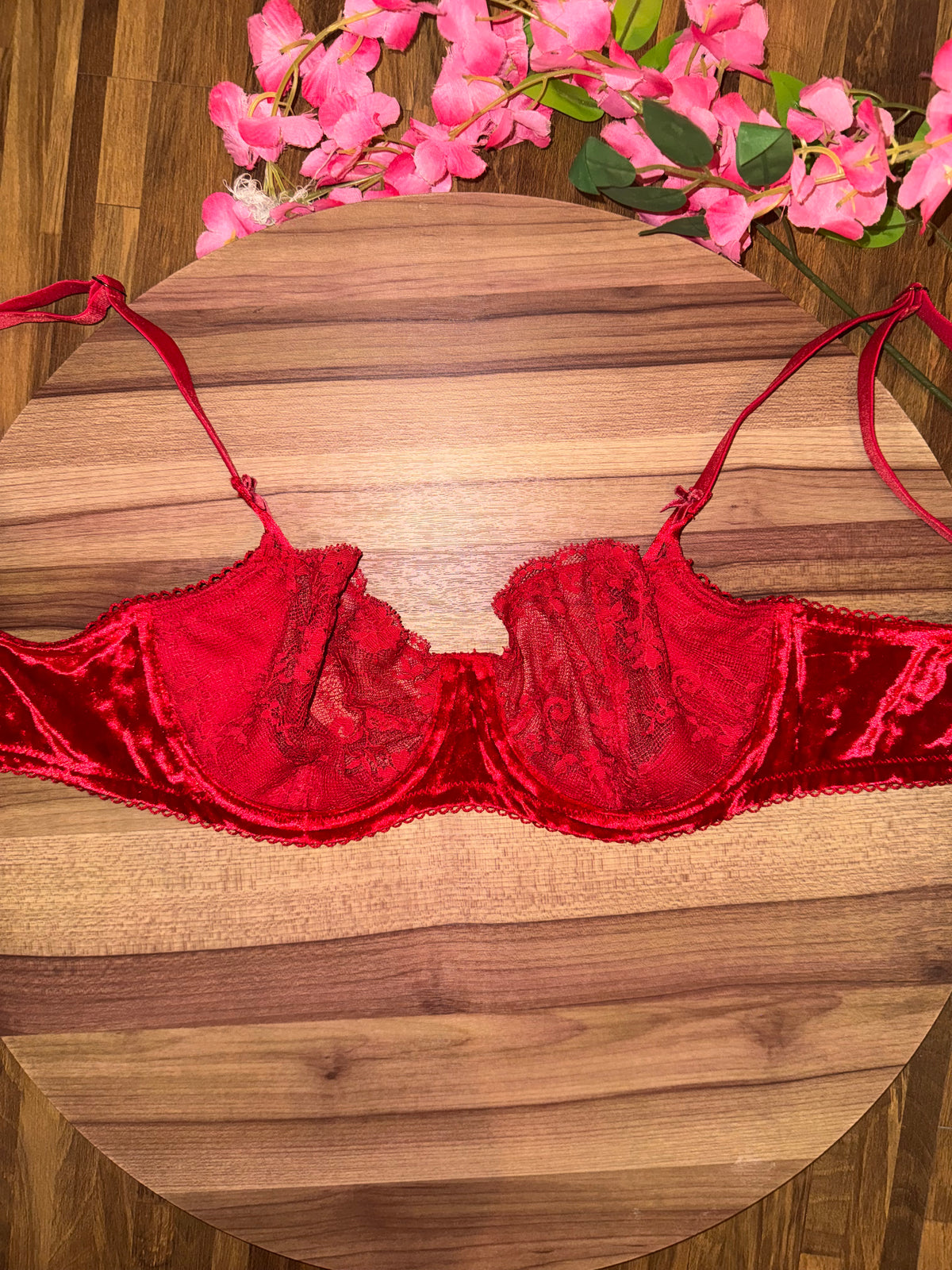 Vs underlined 32dd