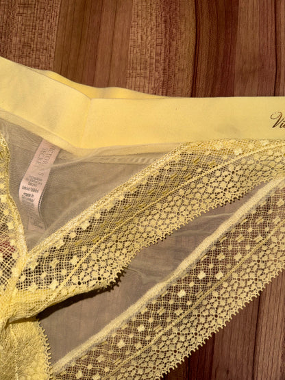 Butter yellow vs panty XL