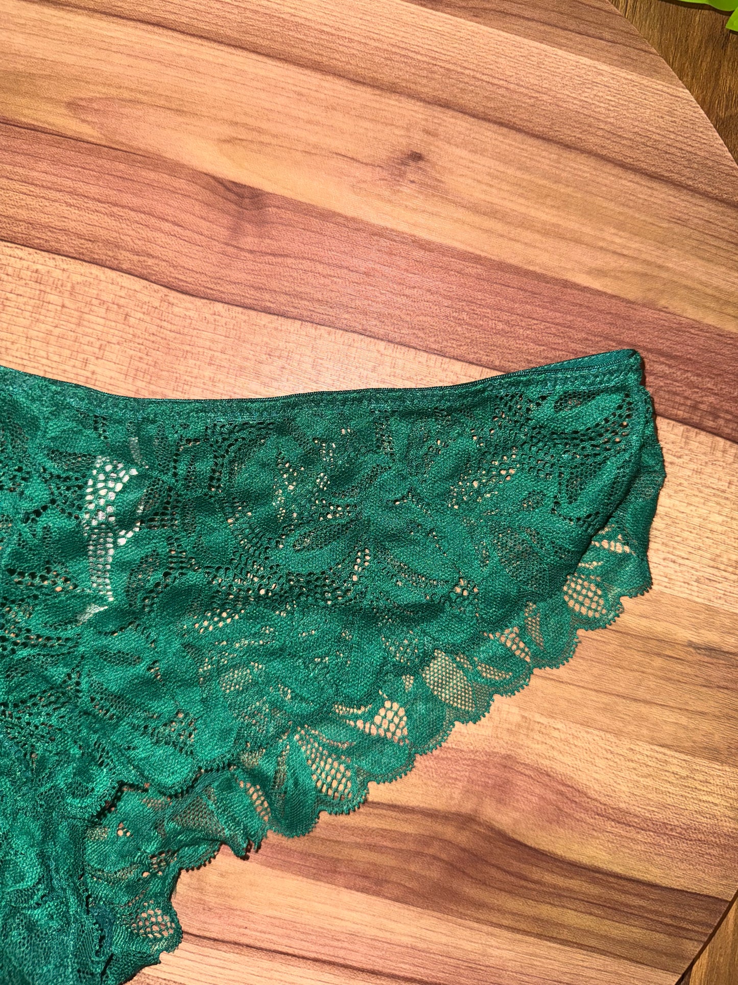 Lace panty medium