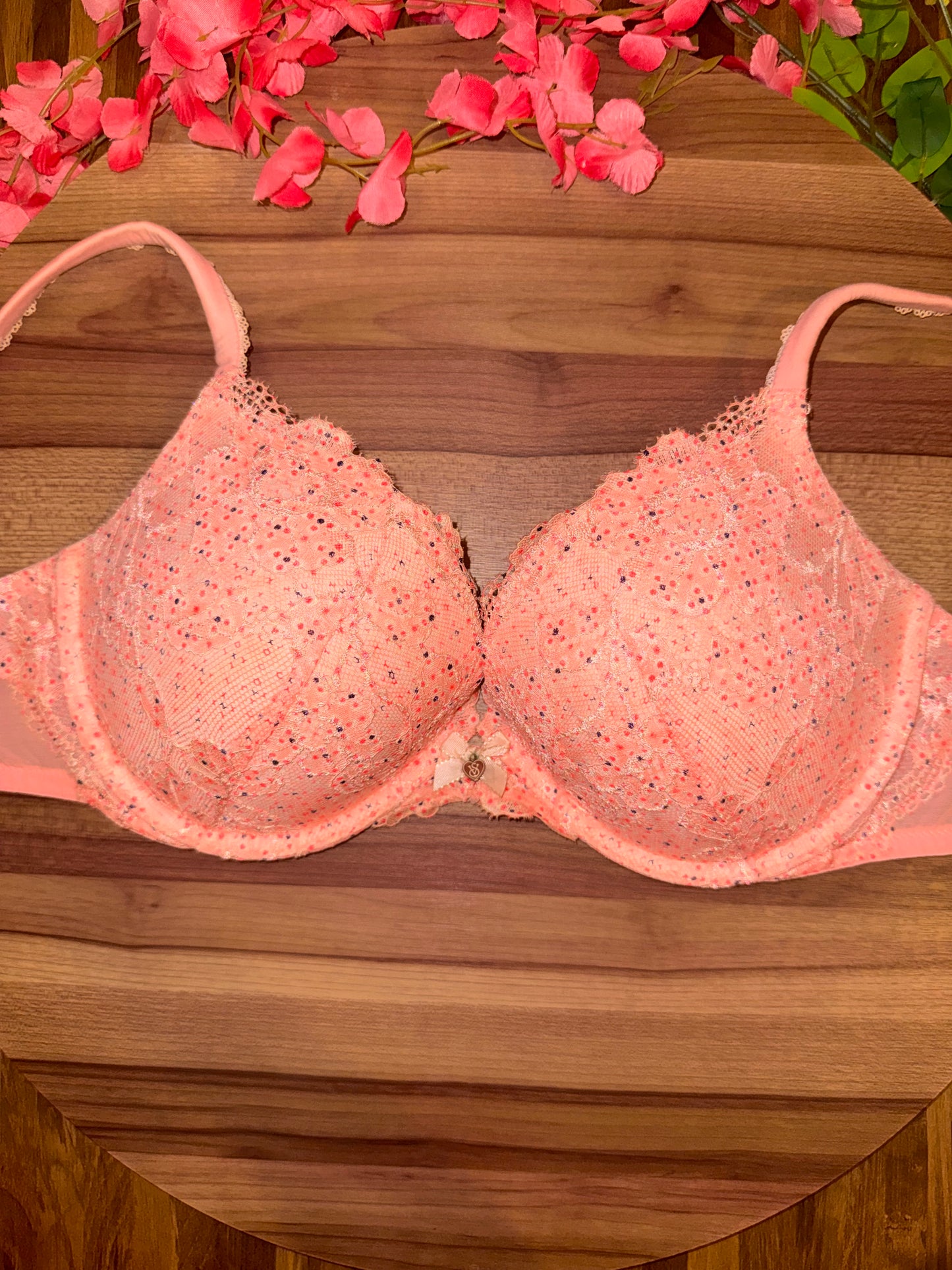 VS 34DD