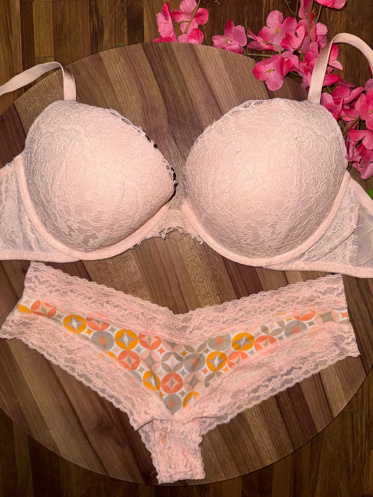 VS 34DD