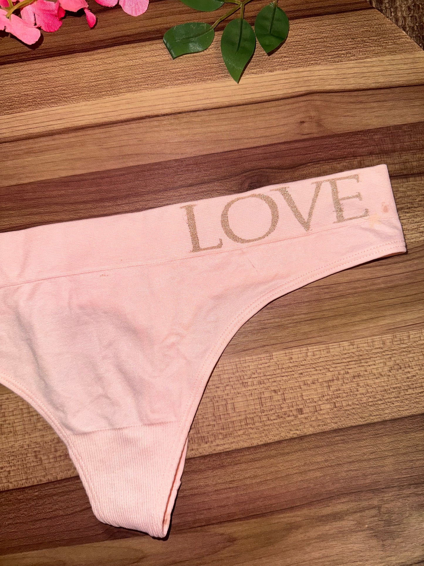 Vs thong medium