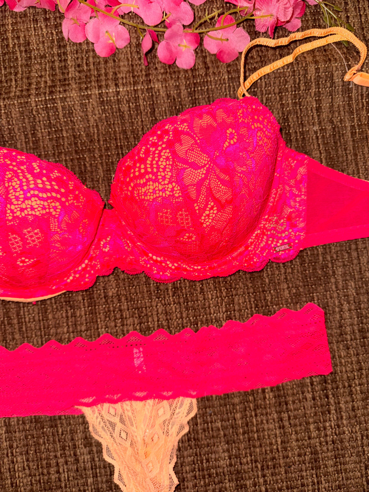 Vs 32DD