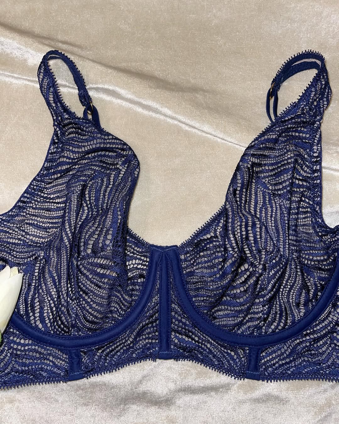 VS 32DD