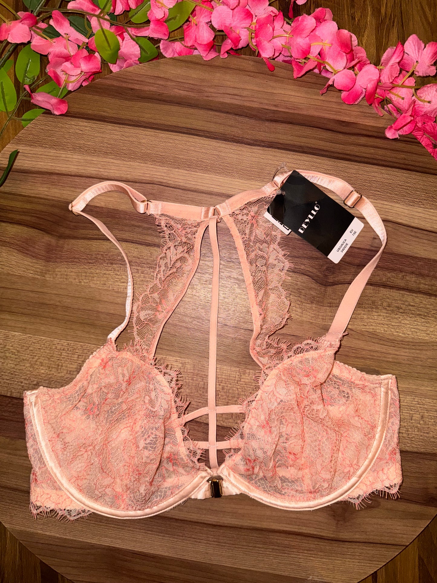 VS tagged 34DD
