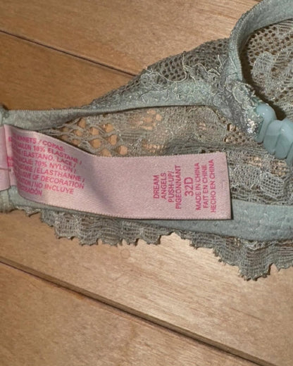 VS 32D