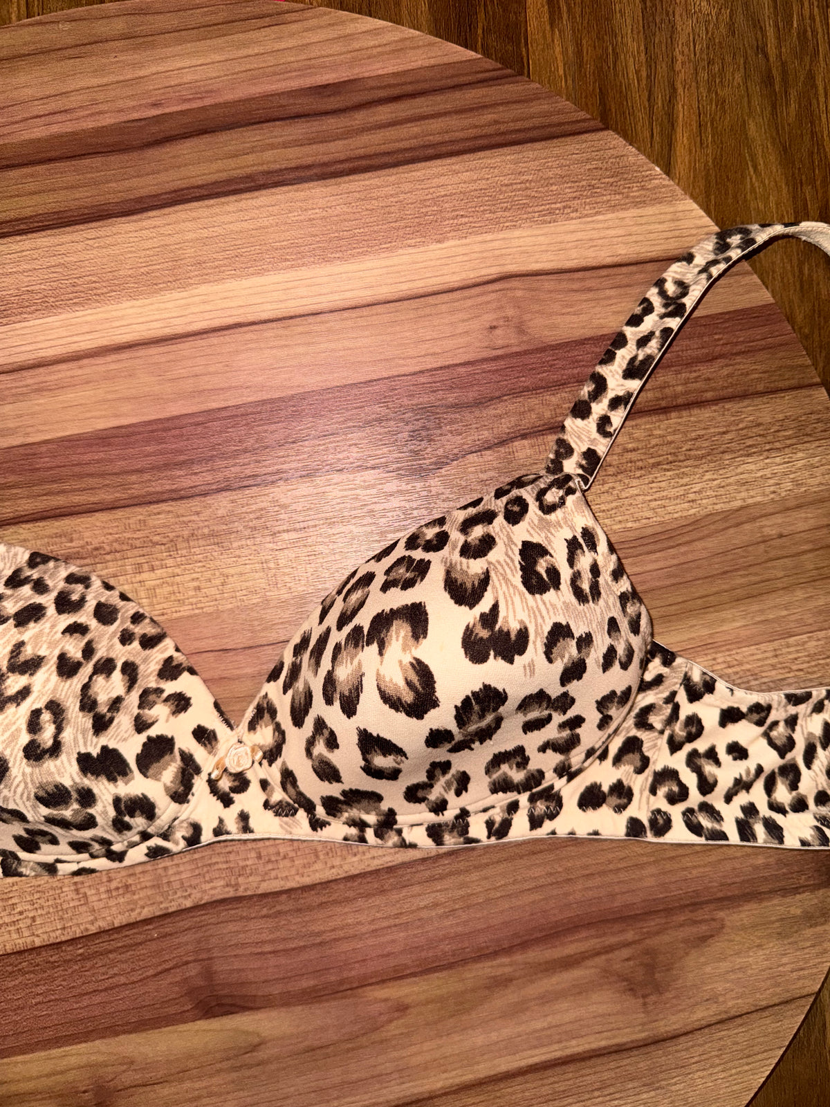 Cheetah print Vs wireless 34a