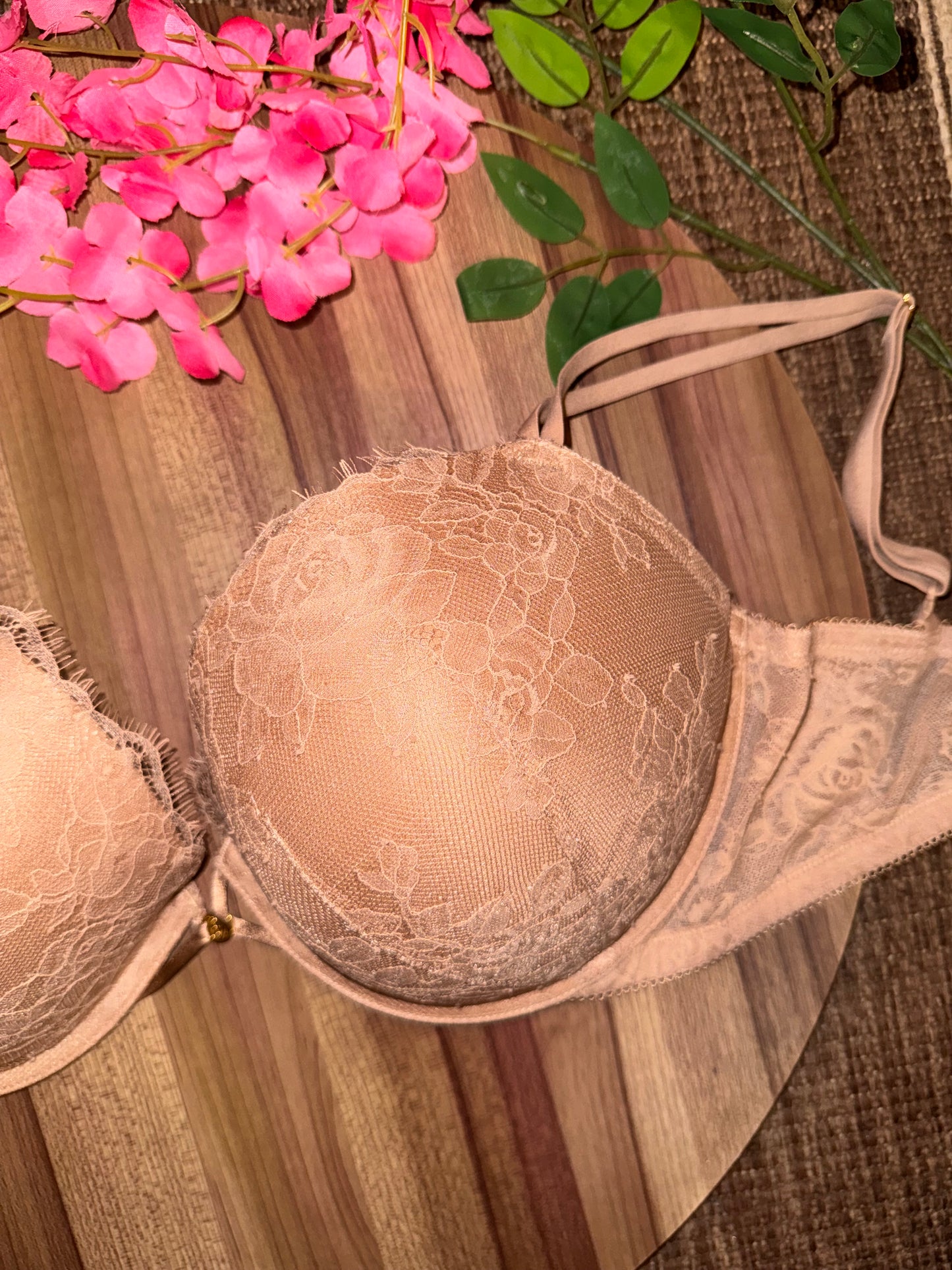 VS 36DDD tagged