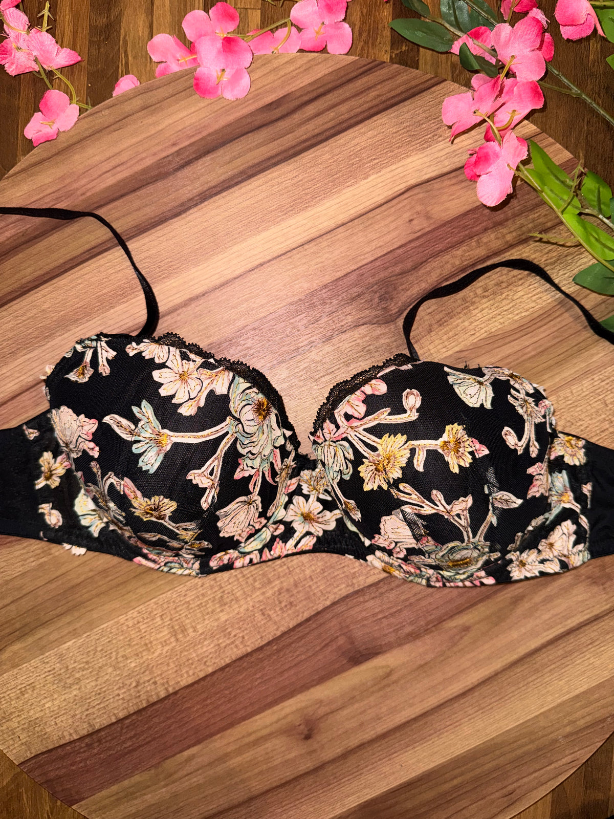 Victoria secret 32DD