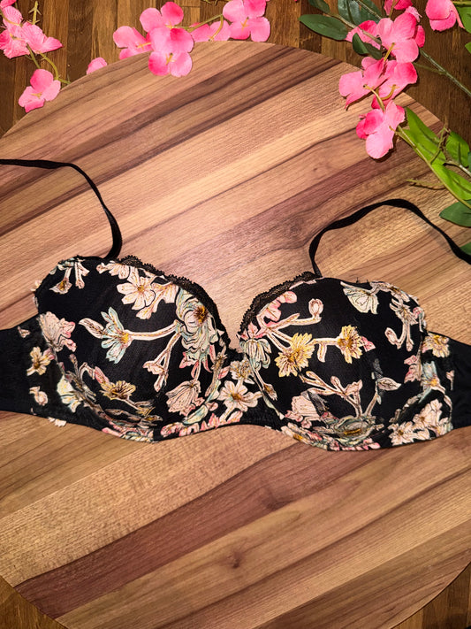 Victoria secret 32DD