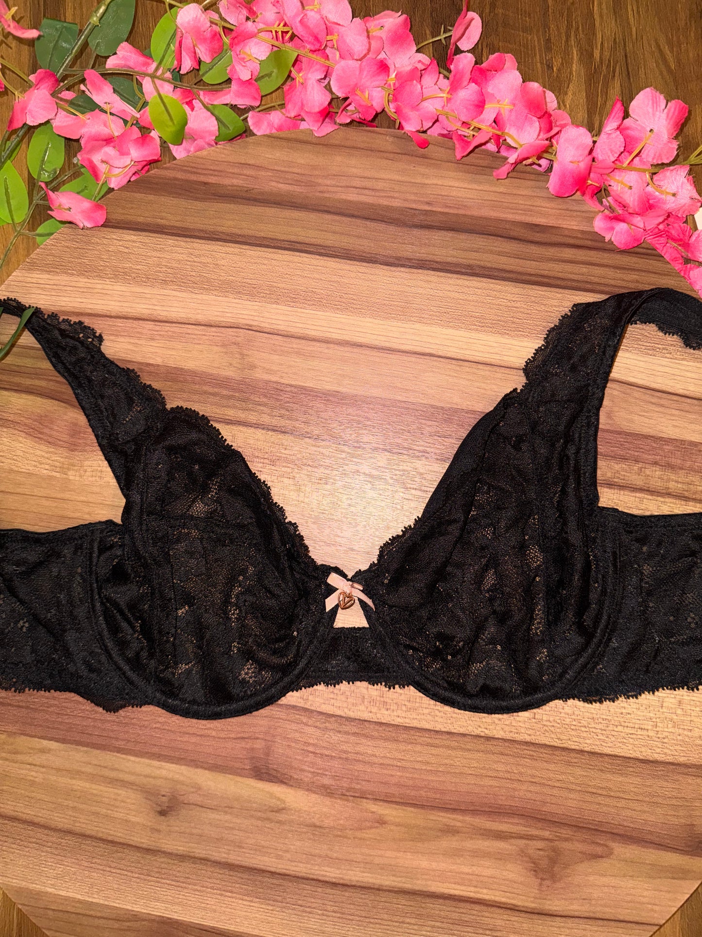 VS tagged 36D