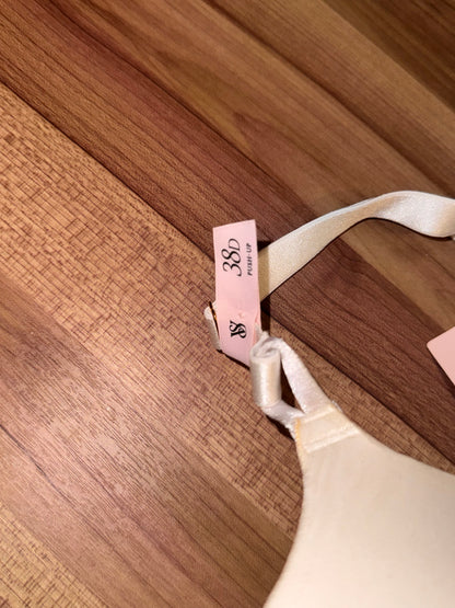 VS TAGGED 38D