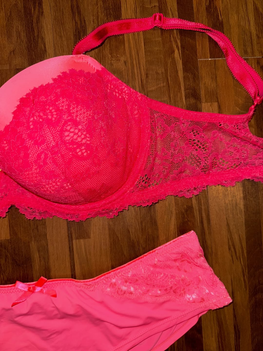 VS 34DD