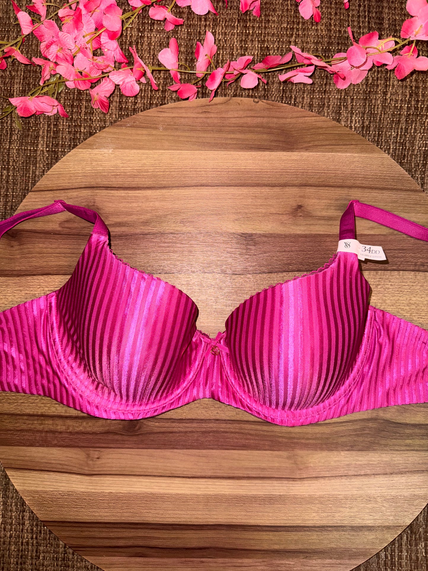 Victoria secret tagged bra 34DD