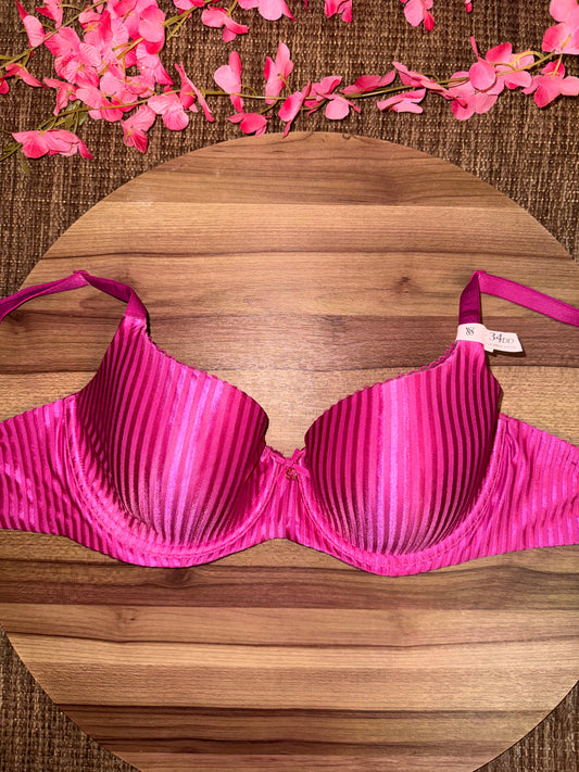 Victoria secret tagged bra 34DD