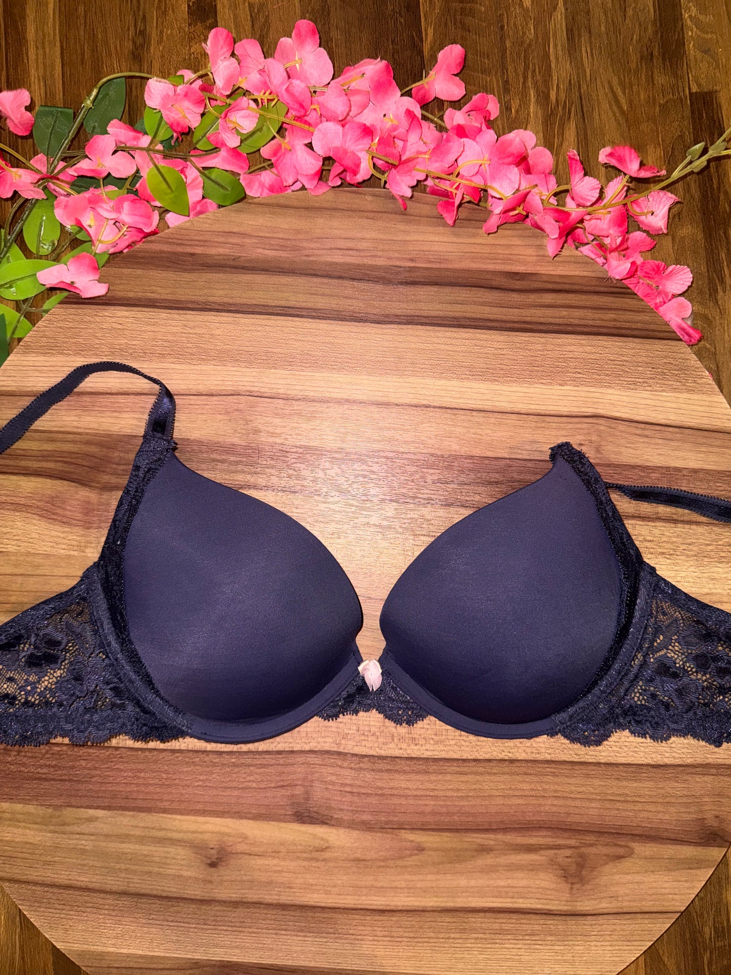 VS TAGGED 34D