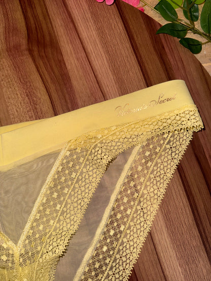 Butter yellow vs panty XL