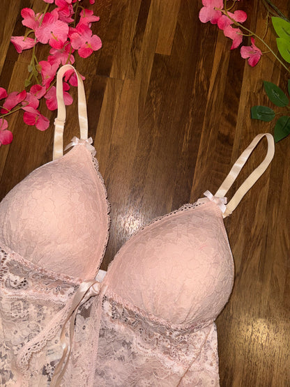 Medium lingerie with thong