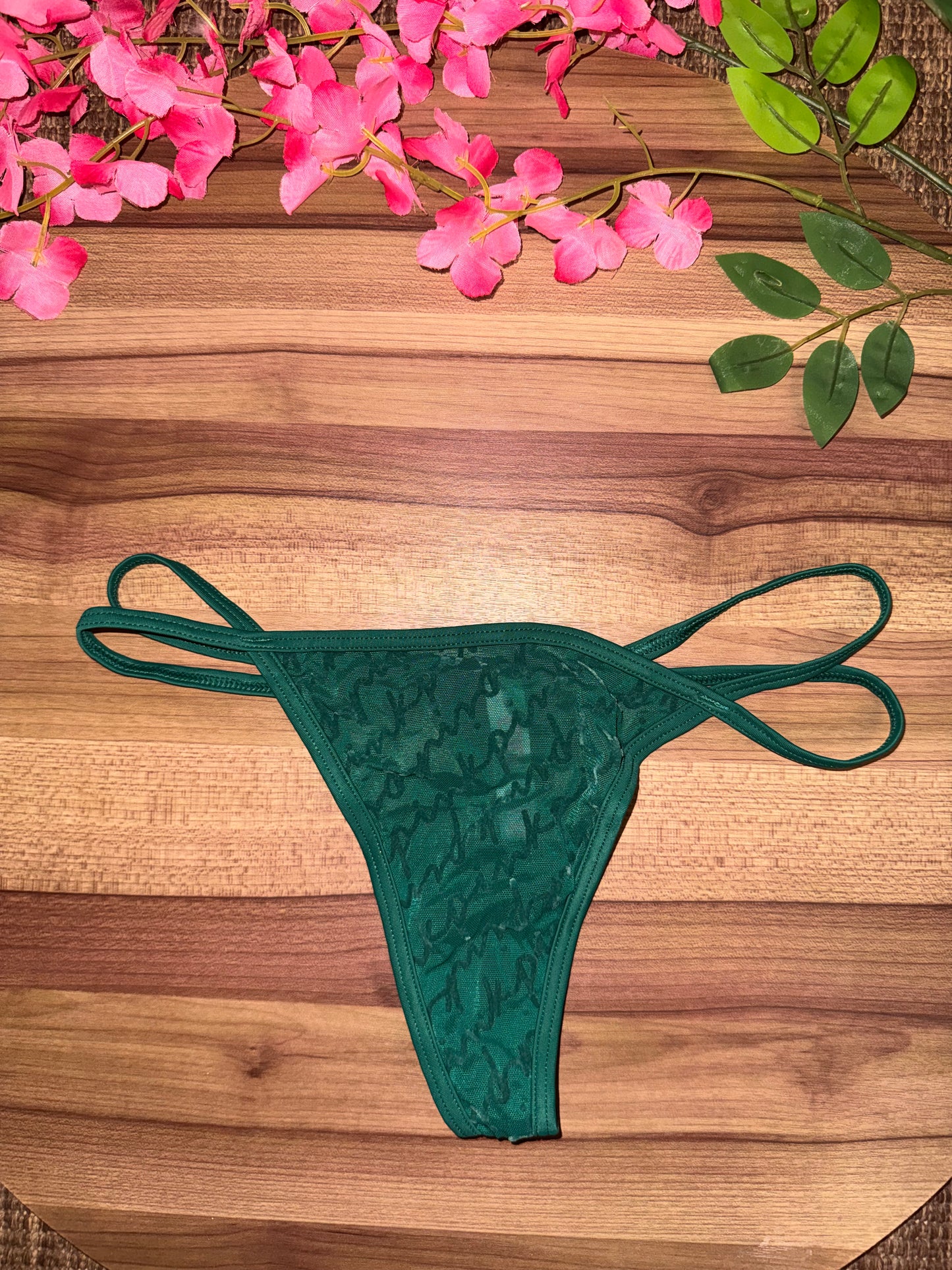 Vs thong medium