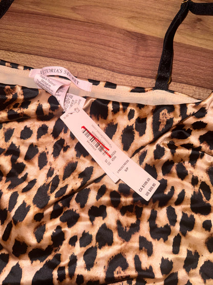 Cheetah print tagged top small