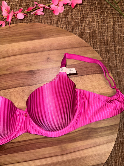 Victoria secret tagged bra 34DD