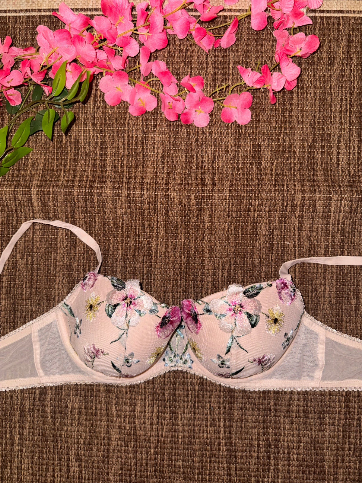 VS 34C embroidered