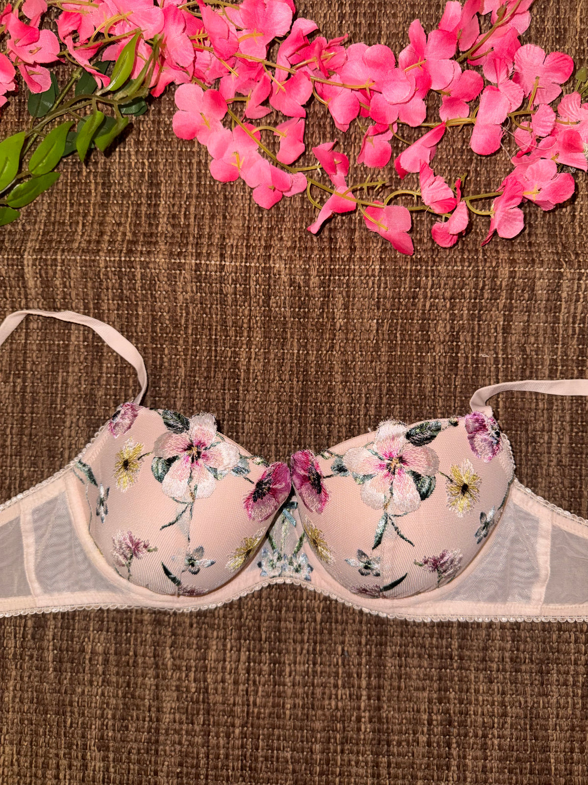 VS 34C embroidered