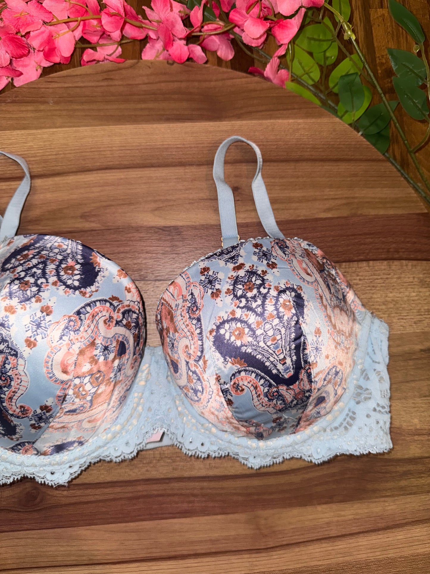 VS 34DD