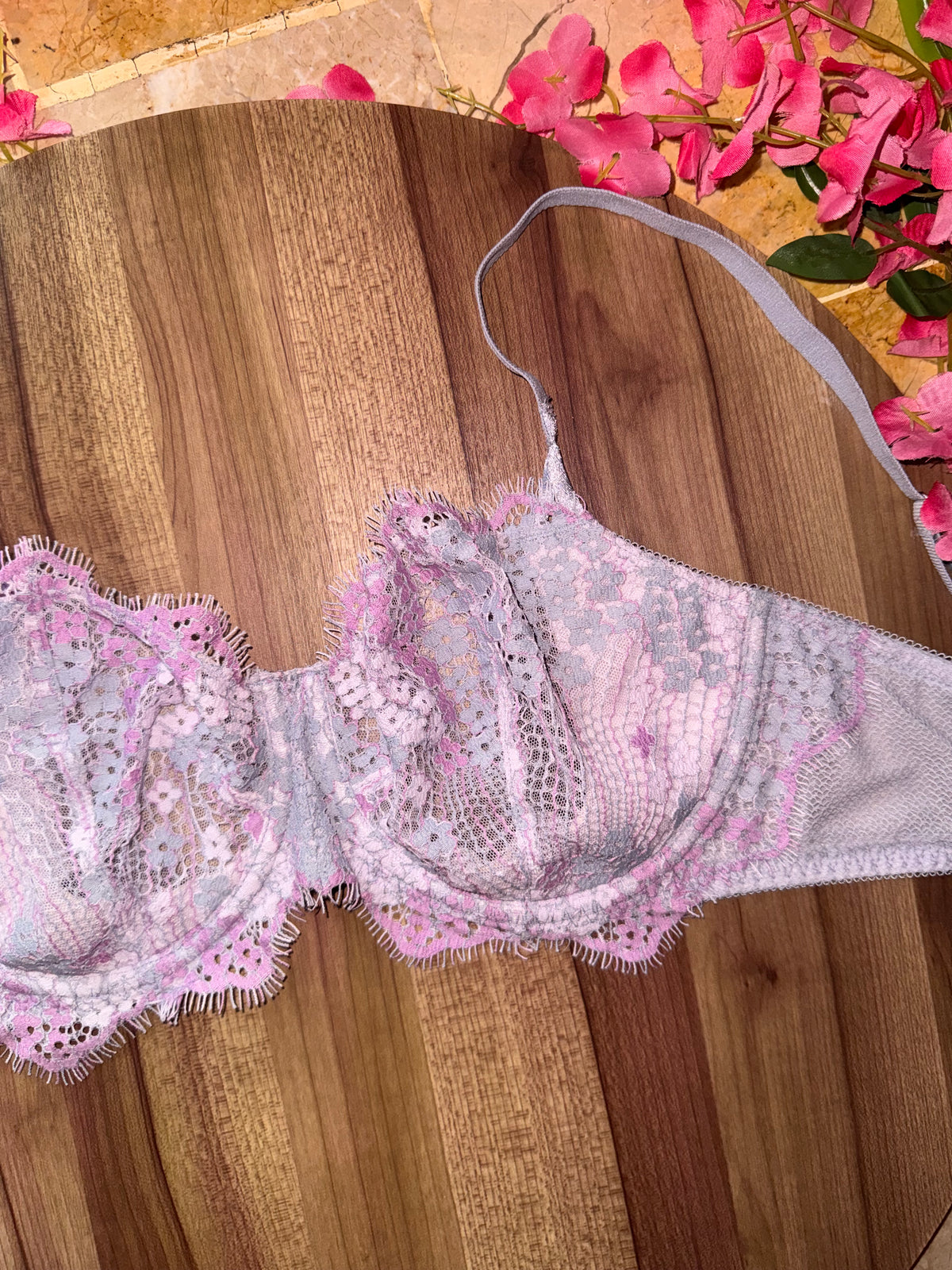 VS 34DD