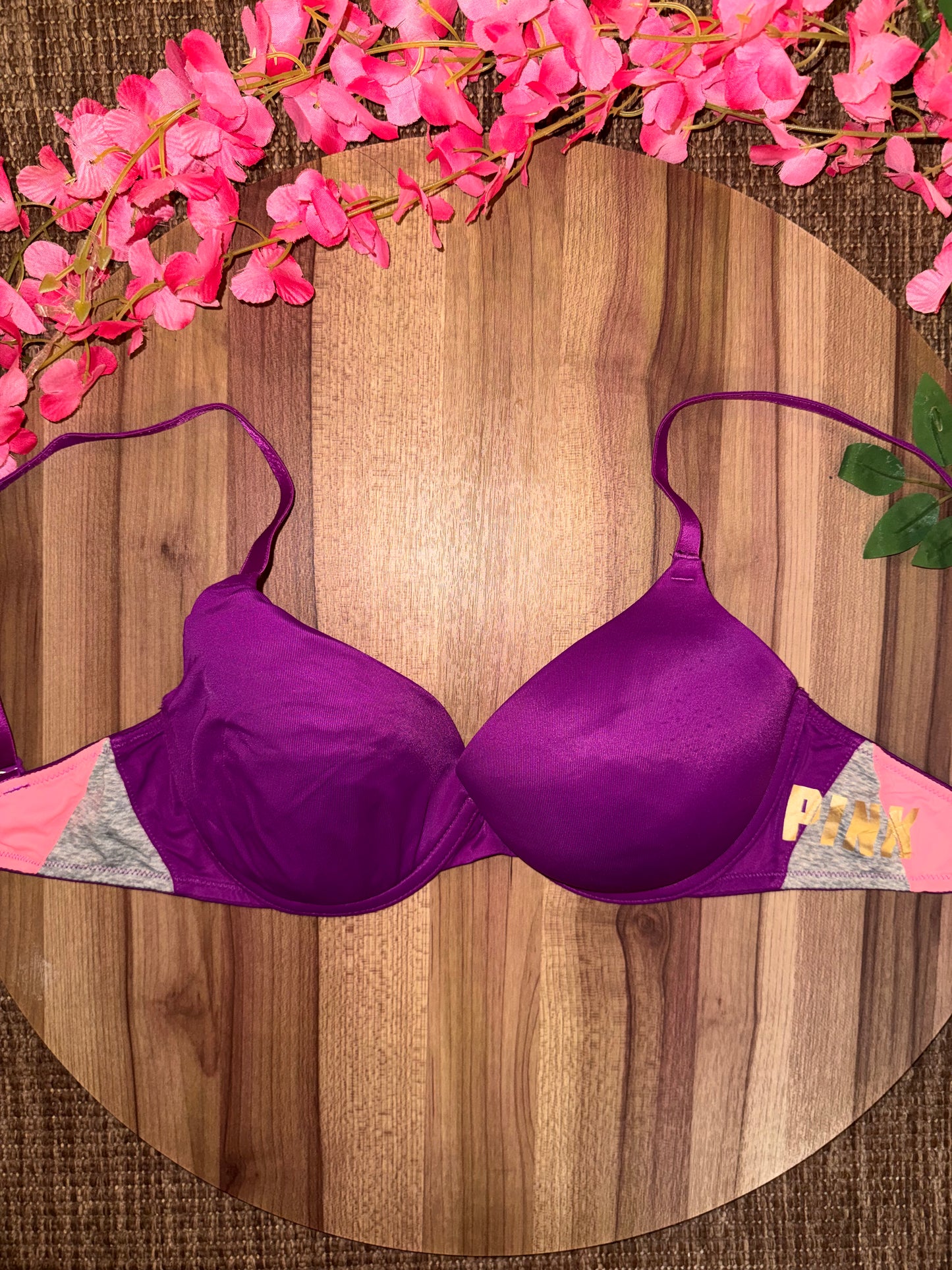 Vs pink 32D
