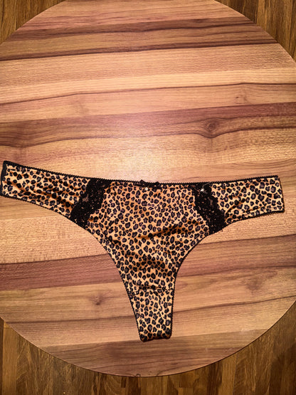 Cheetah print panty medium