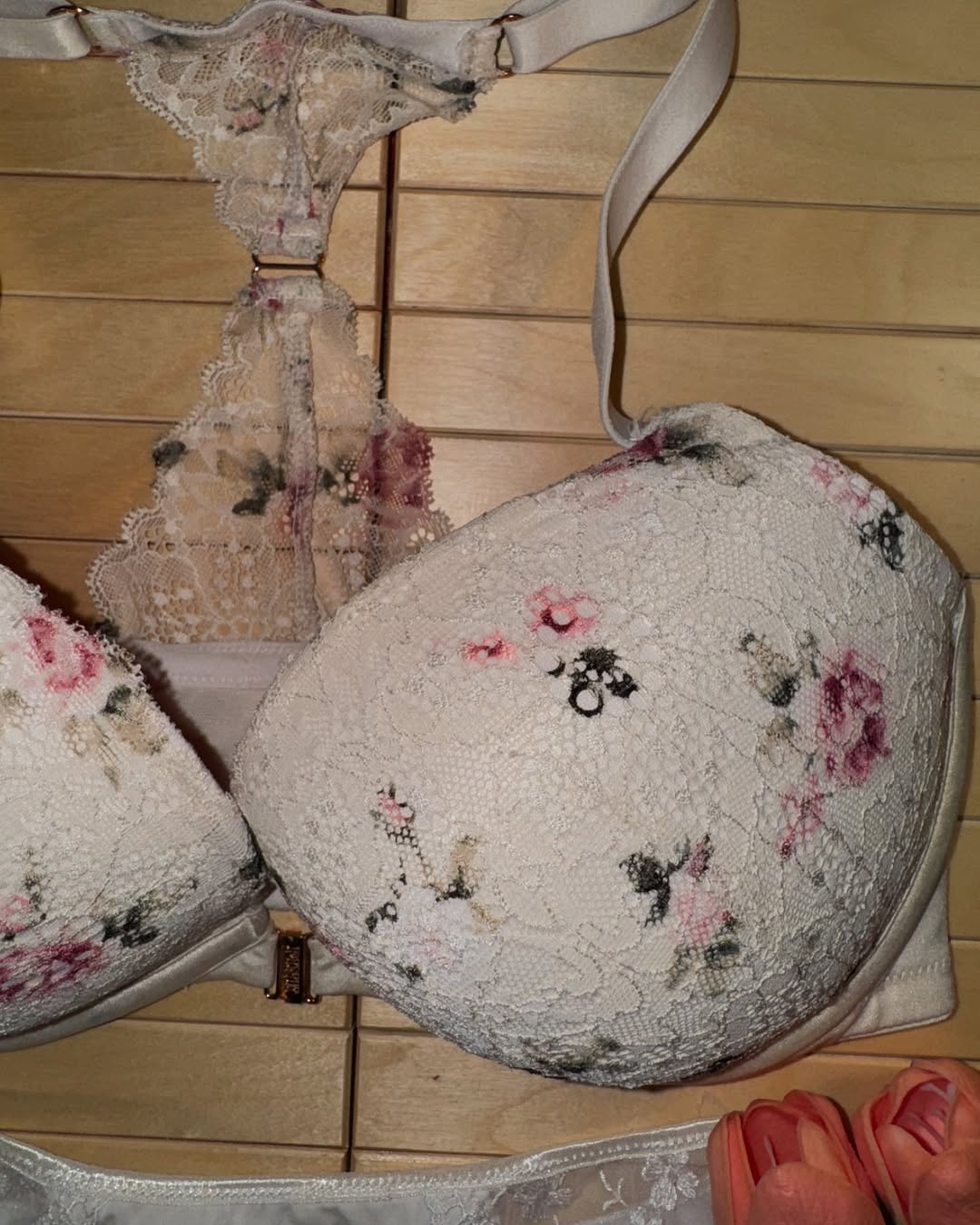 VS 34DD
