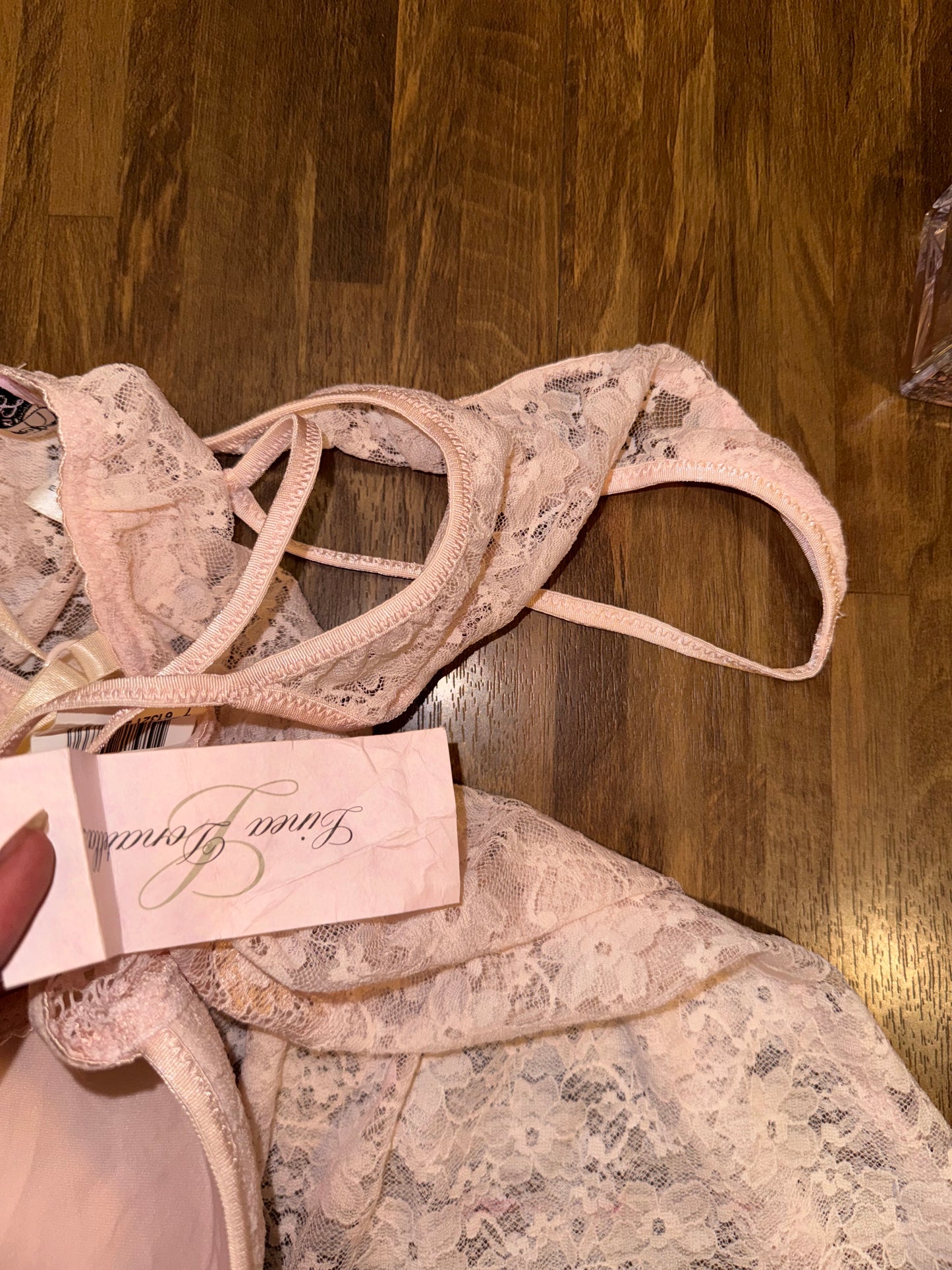 Medium lingerie with thong