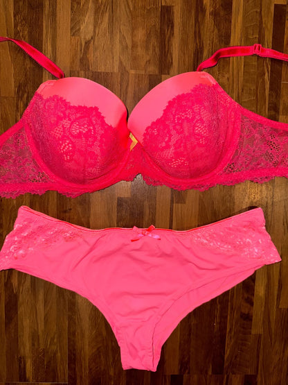 VS 34DD