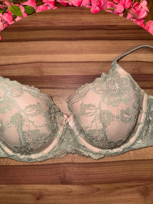 VS 34DD