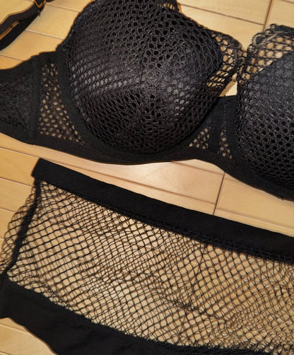 VS 34DD
